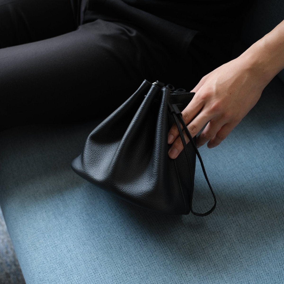 [Coming Soon] Italian Leather Drawstring Bag - aucentic