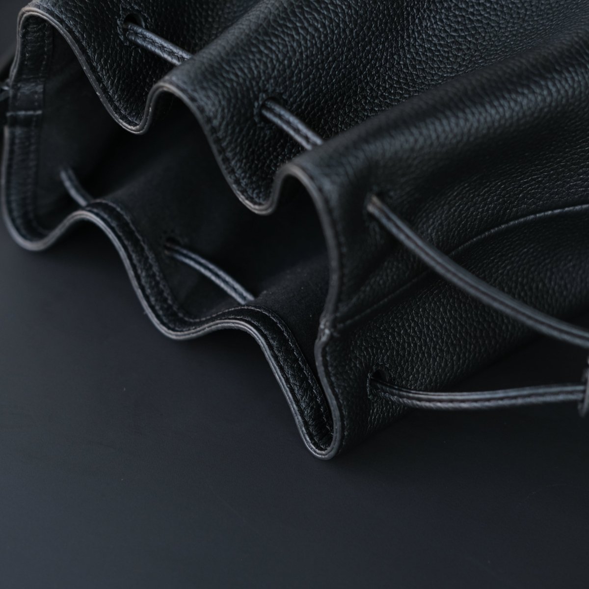 [Coming Soon] Italian Leather Drawstring Bag - aucentic