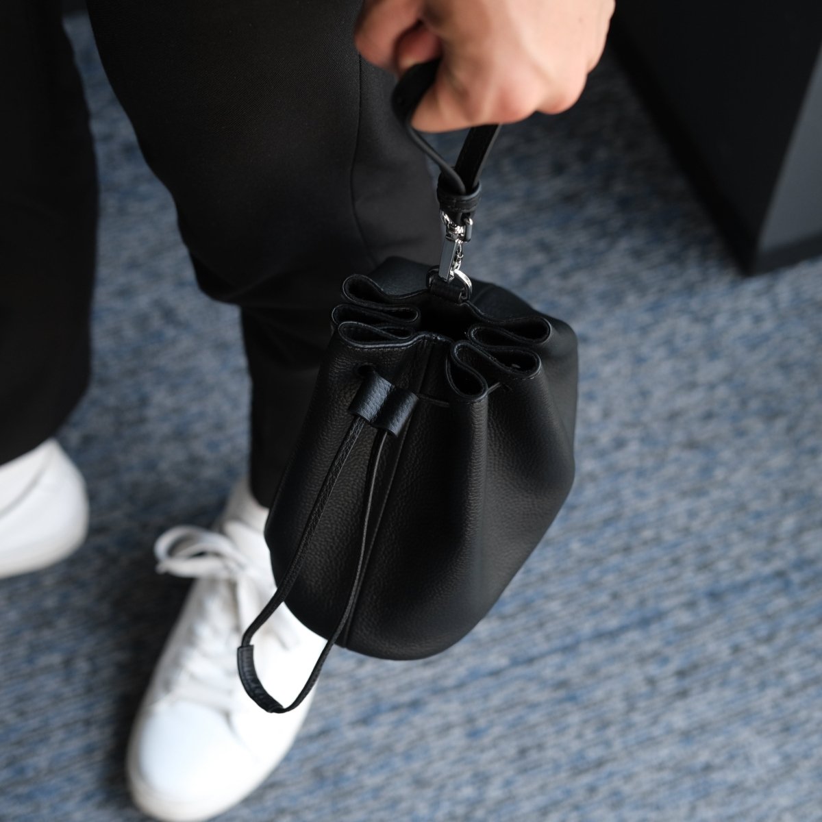 [Coming Soon] Italian Leather Drawstring Bag - aucentic