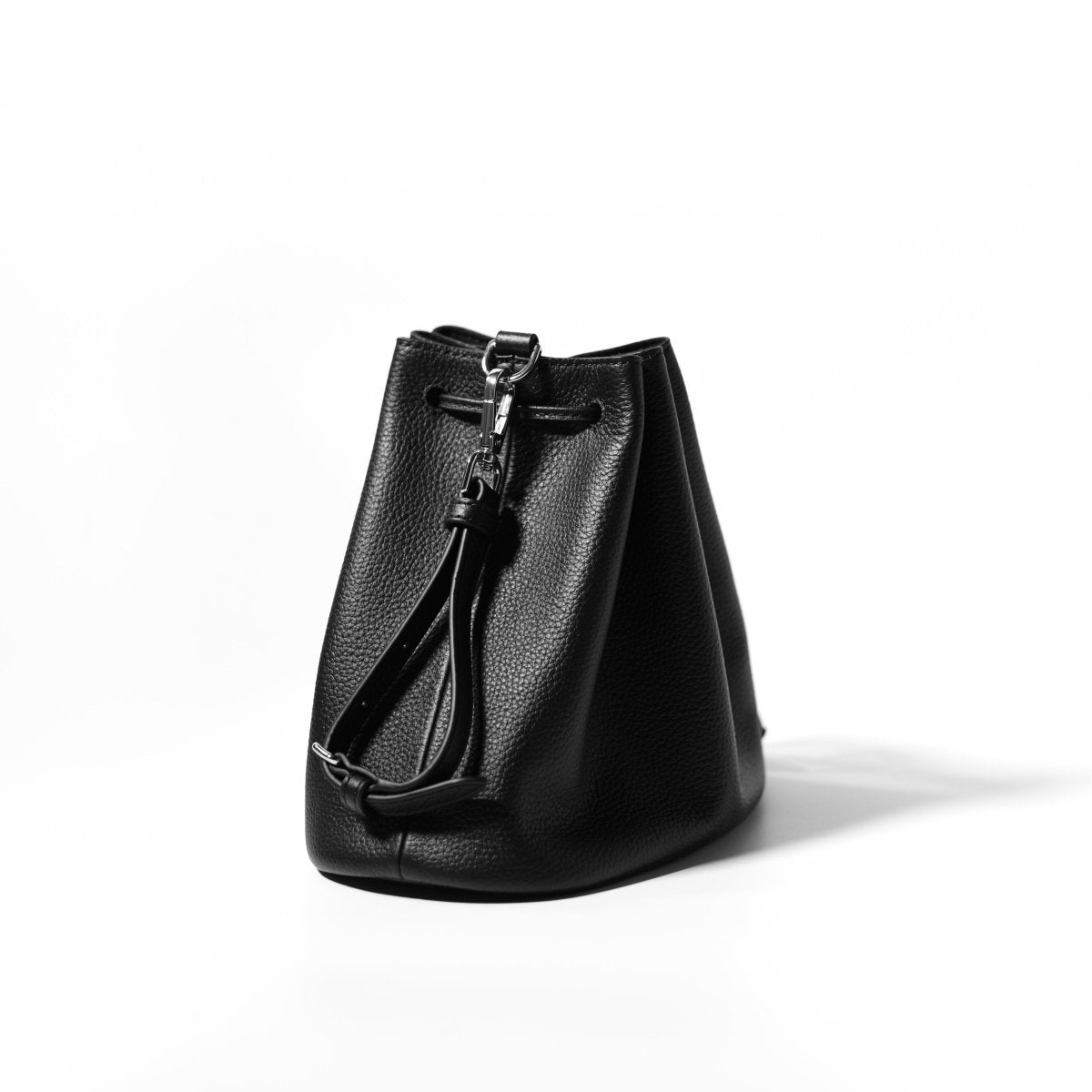 <Coming soon>Italian Leather Drawstring Bag - aucentic
