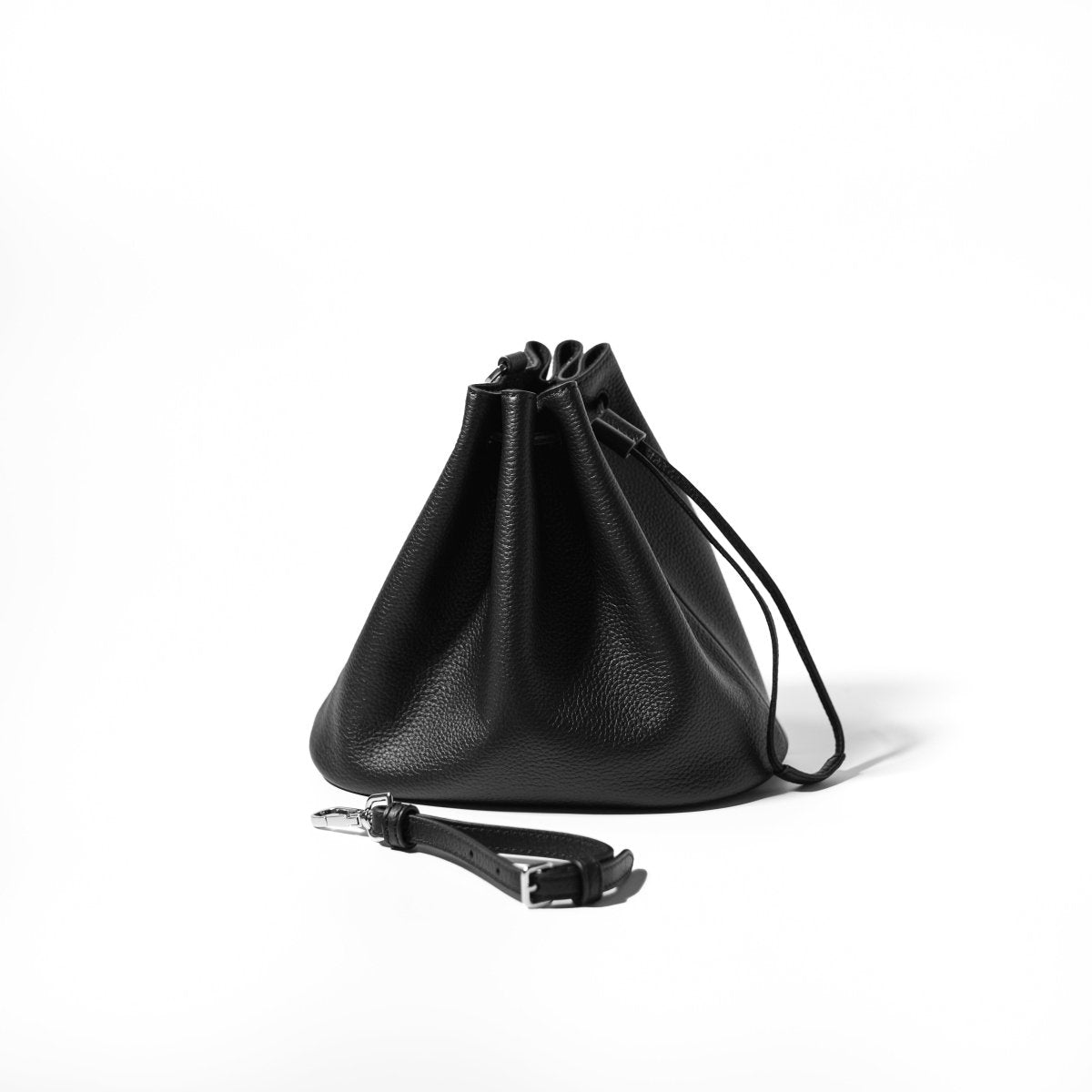 <Coming soon>Italian Leather Drawstring Bag - aucentic