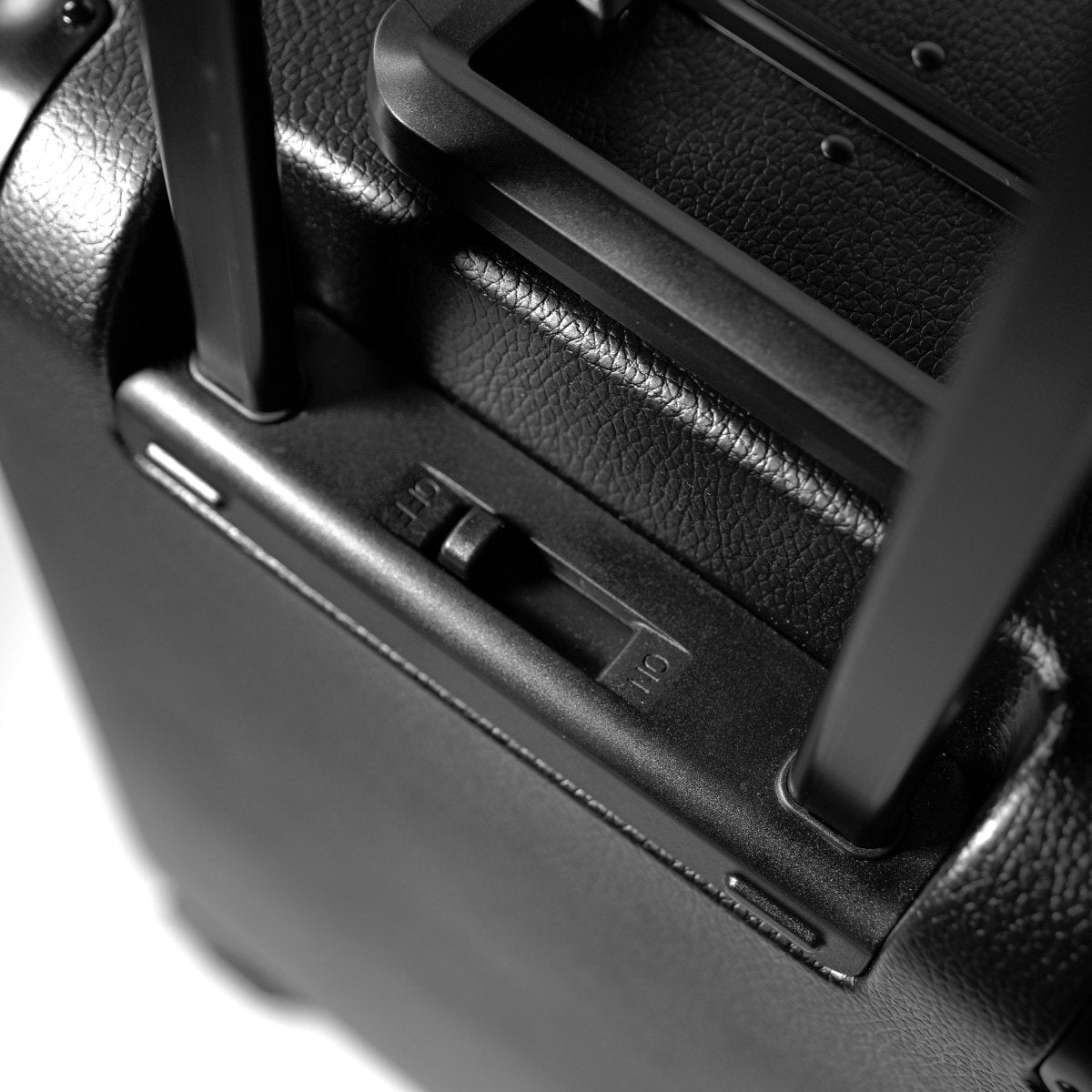 <Comming Soon>Grain Luxe Suitcase (Black) - aucentic