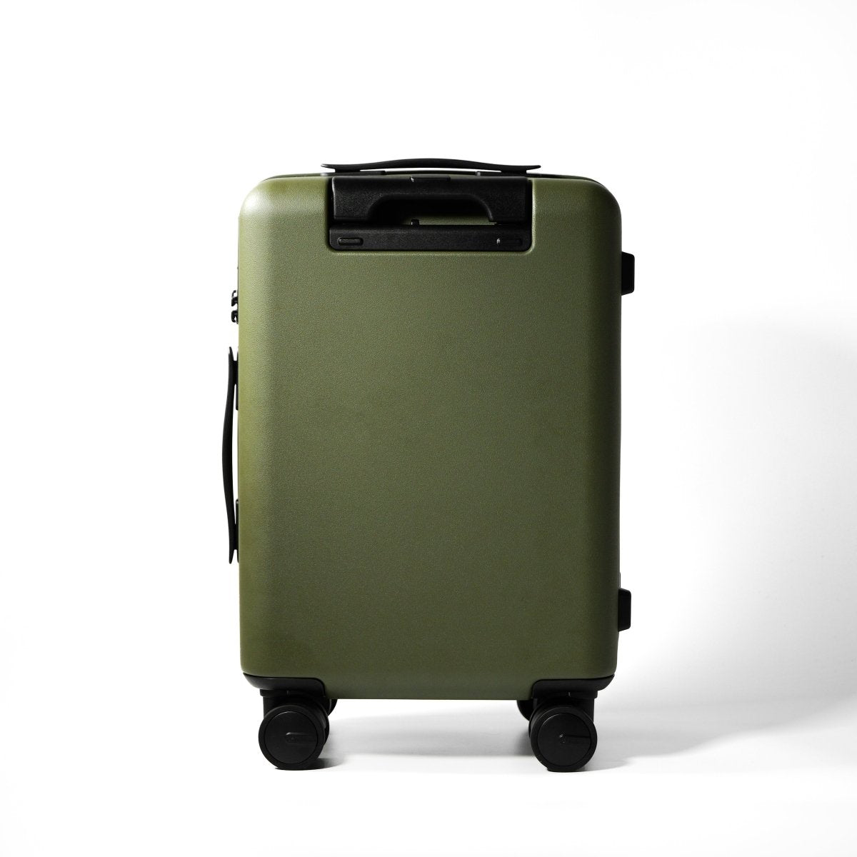 Essential Luxe Suitcase | aucentic(オーセンティック)