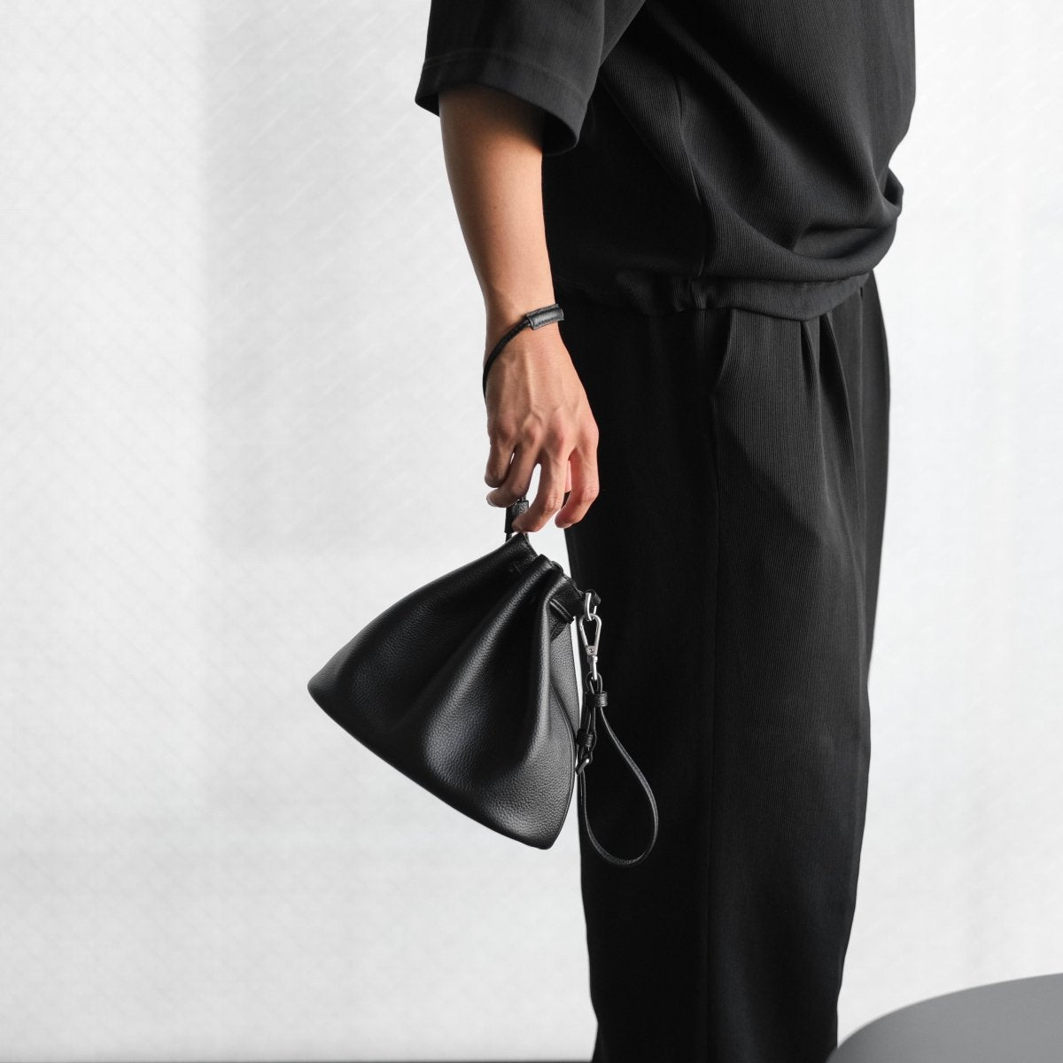 <受注生産>Italian Leather Drawstring Bag - aucentic
