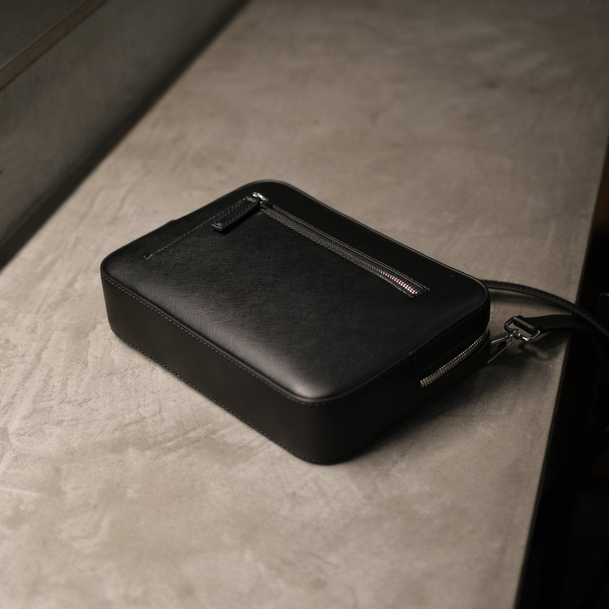 Italian Saffiano Leather Crossbody Bag (Black) - aucentic