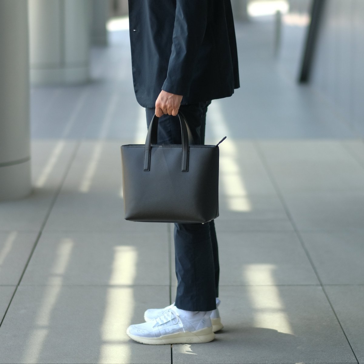 Italian Saffiano Leather Small Tote (Black) - aucentic