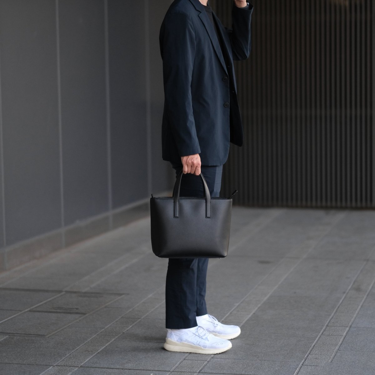 Italian Saffiano Leather Small Tote (Black) - aucentic