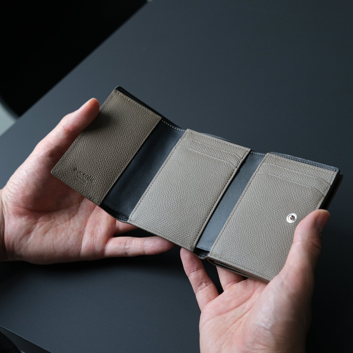 Waprolux-Compact Wallet (TAUPE) - aucentic