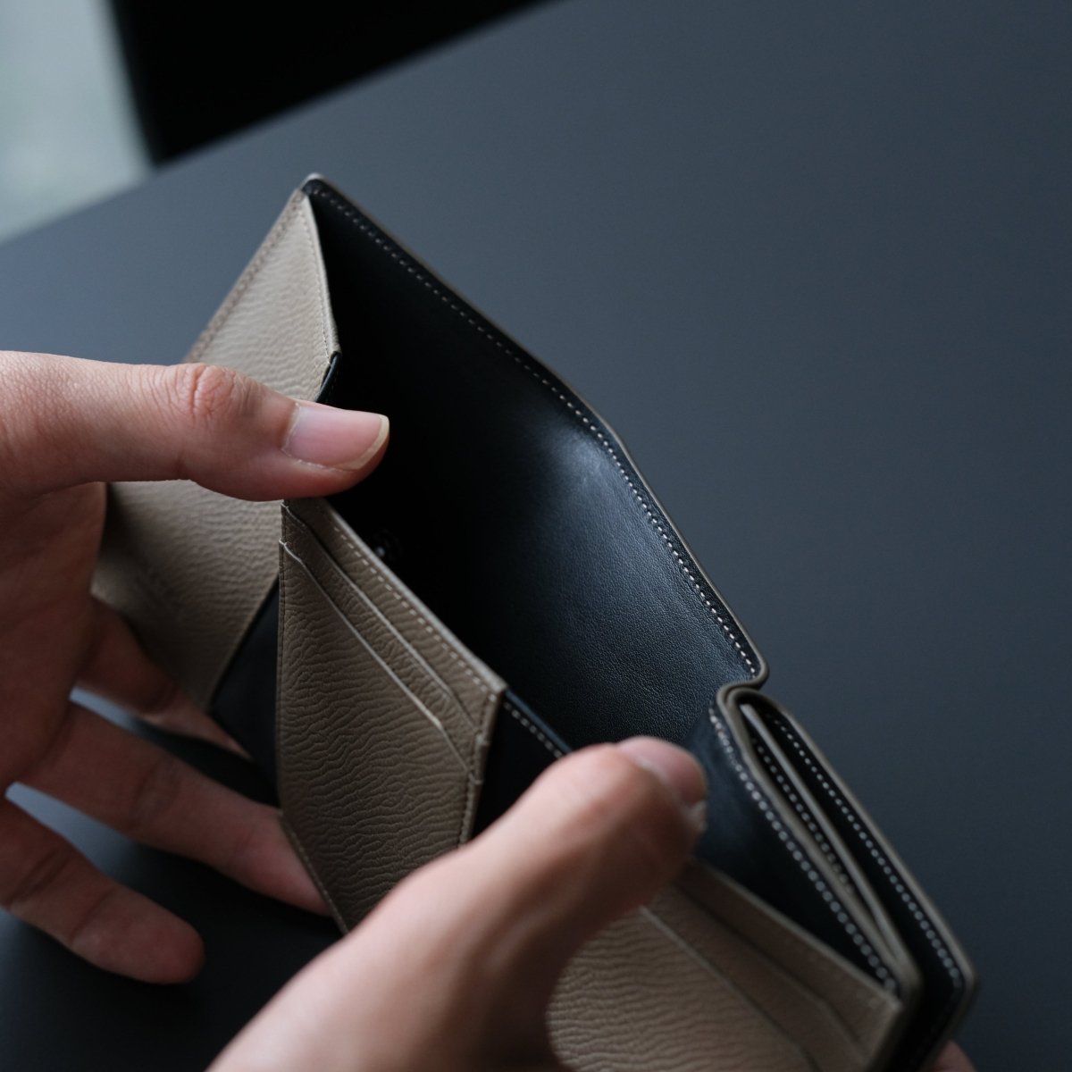 Waprolux-Compact Wallet (TAUPE) - aucentic