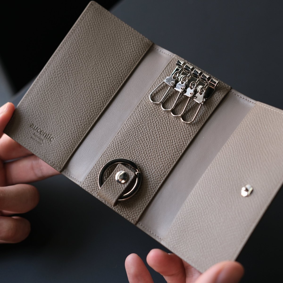 Waprolux-Key Case (TAUPE) - aucentic
