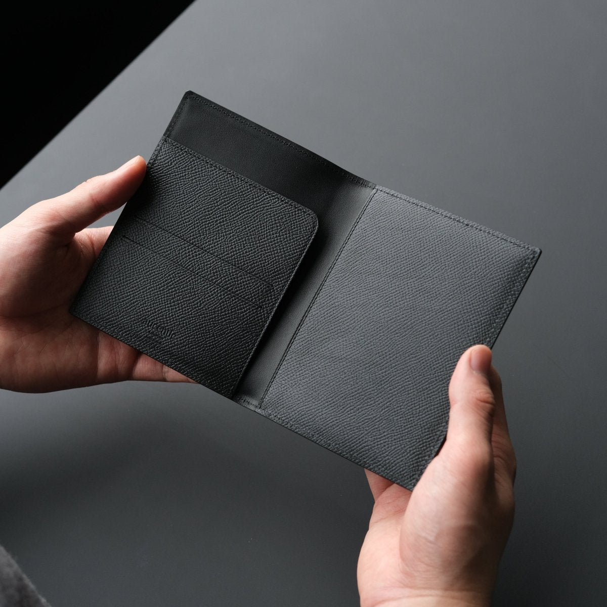 <受注生産>Waprolux - Passport Case - aucentic
