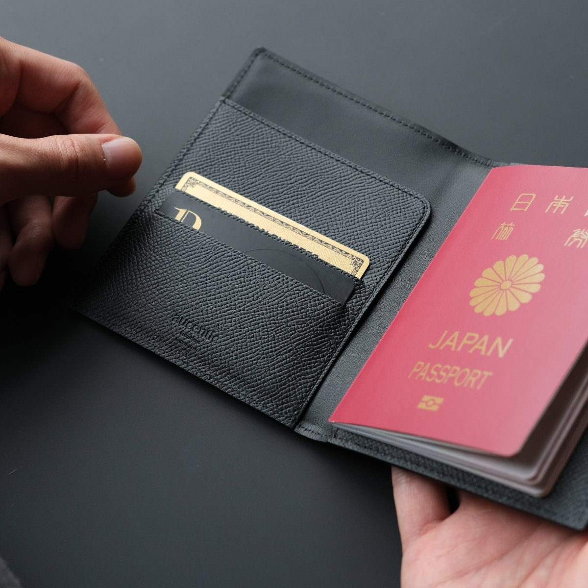<受注生産>Waprolux - Passport Case - aucentic