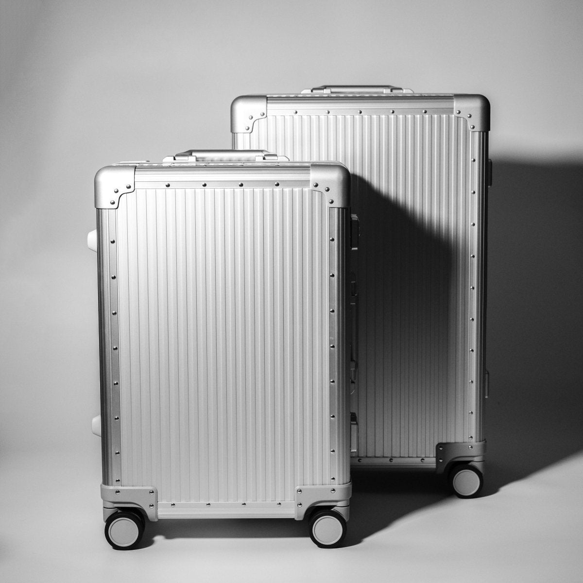 <受注生産 11月25日~ 発送予定>Stripe Aluminum Suitcase(Silver) - aucentic