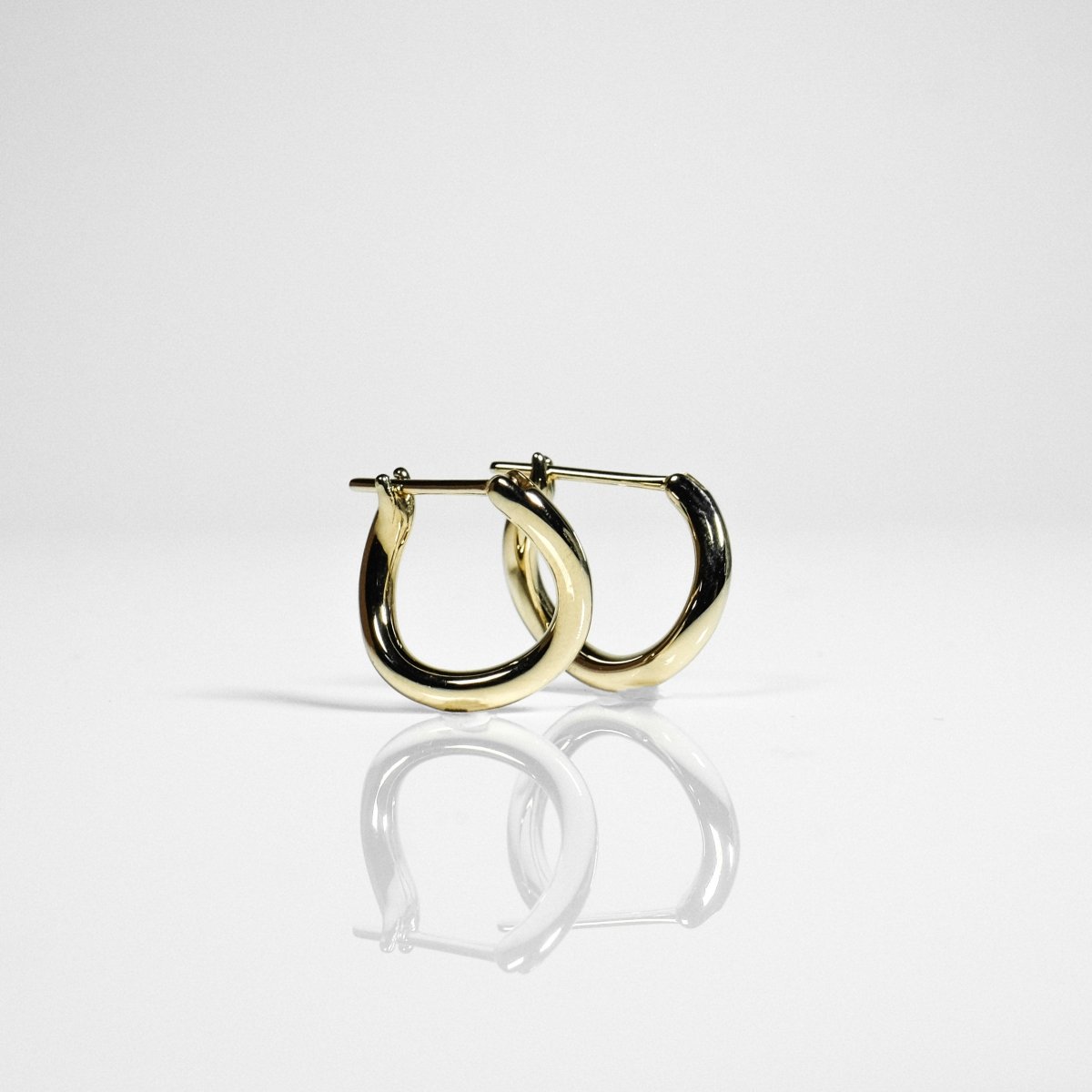 14K Solid Gold Wave Hoops - aucentic