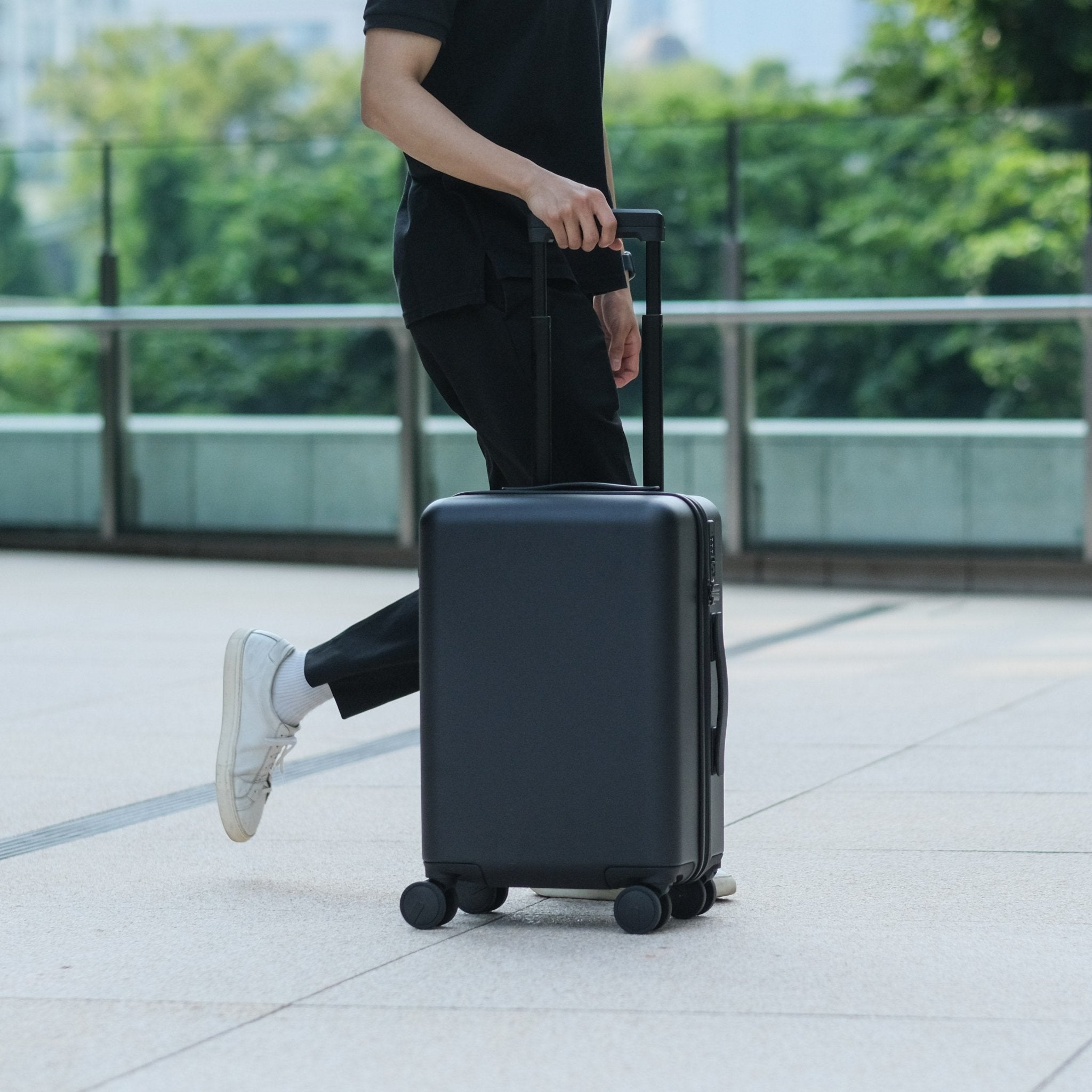 Essential Luxe Suitcase