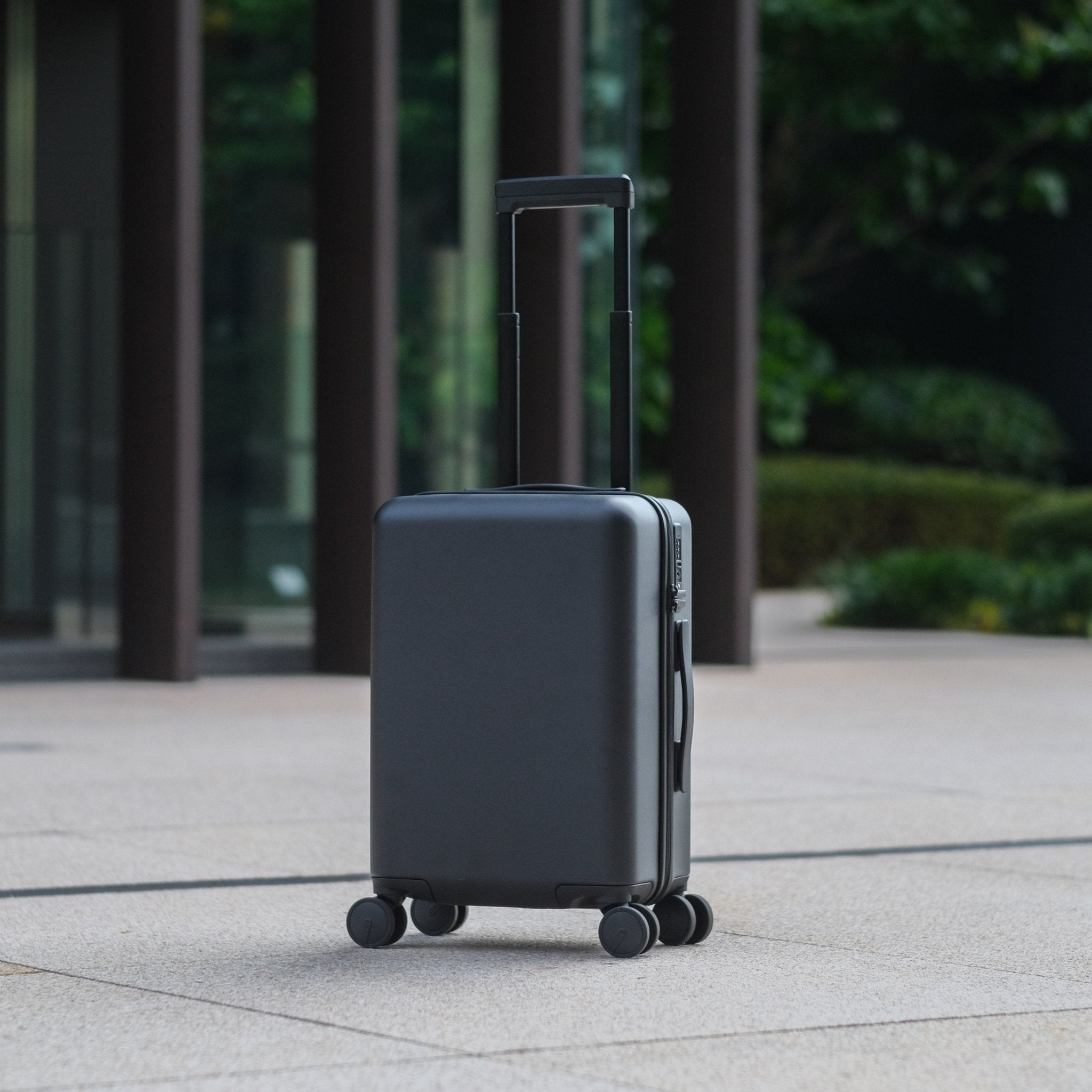 Essential Luxe Suitcase (Khaki)