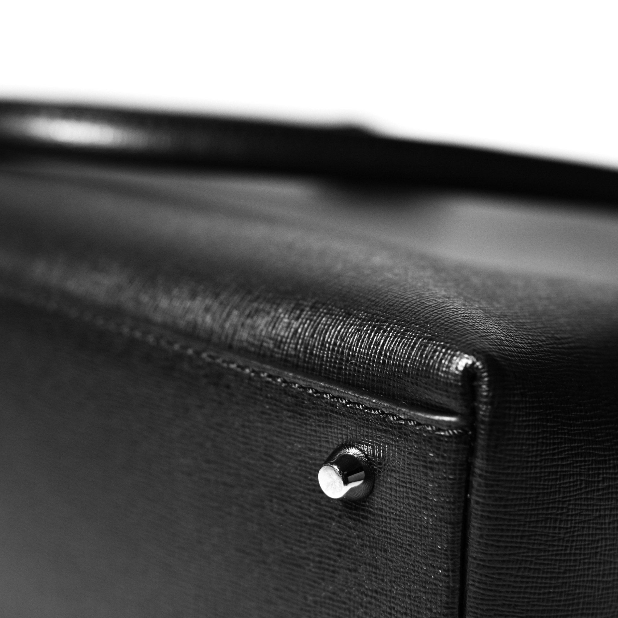 <NEW>Italian Saffiano Leather Tote - aucentic